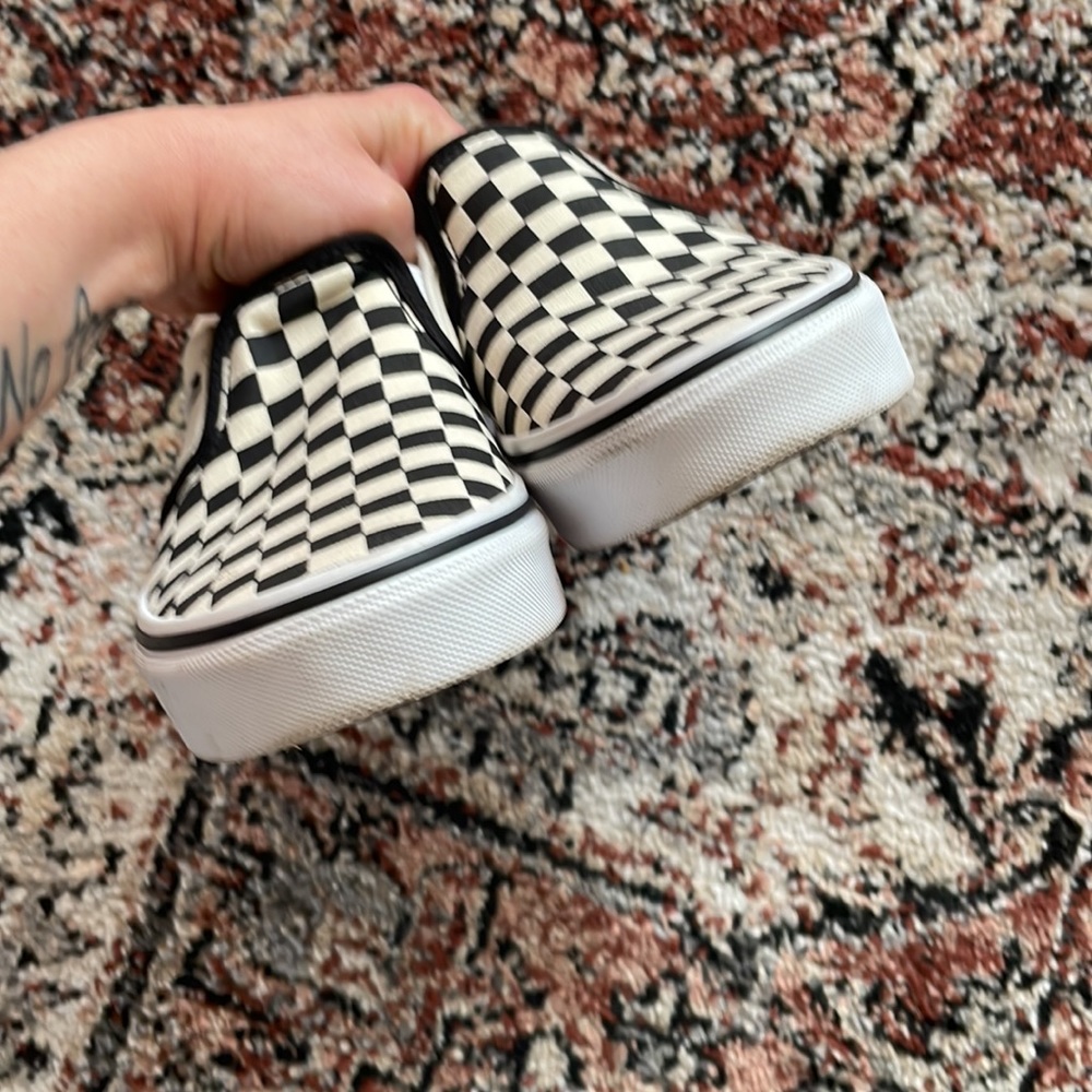 Vans - Picture 7 of 11